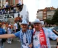 Corvinul Hunedoara aclamată de mii de oameni la prezentarea trofeului Cupa României la fotbal Foto Daniel Guță ADEVĂRUL (292) JPG