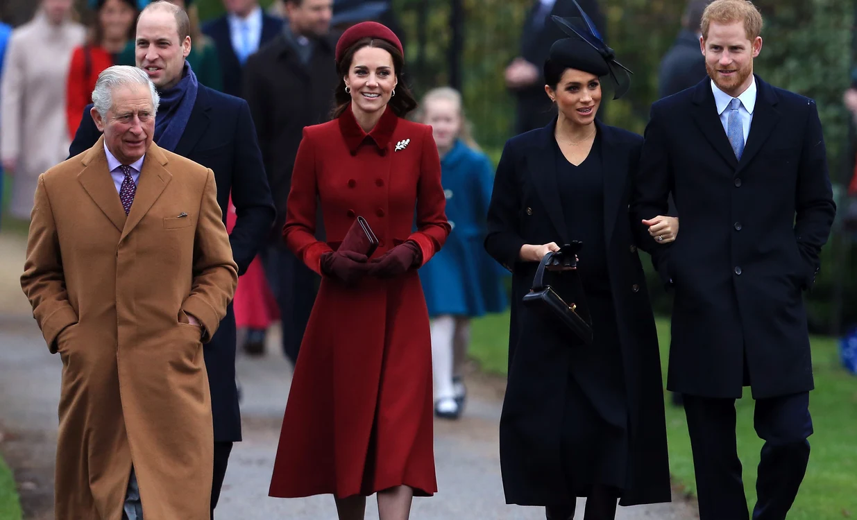 
    Charles este apropiat de nurorile lui, Kate şi Meghan, dar este mai rece cu cele două în public foto: Getty  