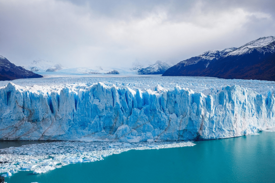 Topirea gheţii marine cauzată de schimbările climatice creşte aciditatea Oceanului Arctic | STUDIU