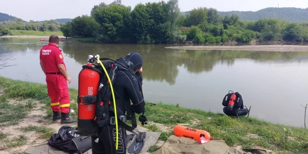 barbat disparut in raul mures foto isu hunedoara