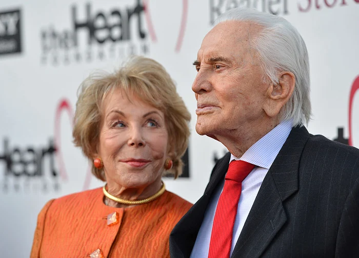 Kirk și Anne au rămas un cuplu sudat până la sfârșitul viețiiFoto: Getty