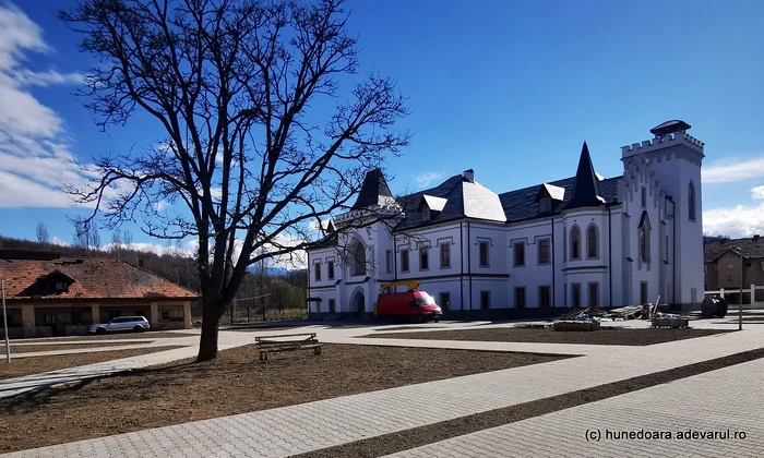 Castelul Nopcsa din Săcel, Hunedoara  Foto Daniel Guță  ADEVĂRUL (27) jpg