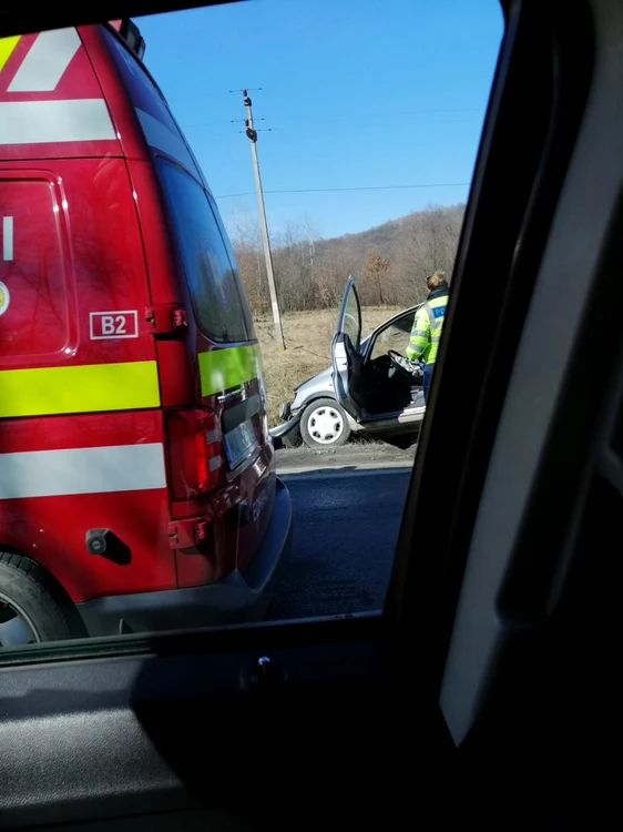 Accident la Hula Bradului în judeţul Sibiu pe DN 1 Foto Andreea Elena