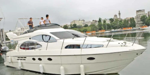 Bărcile de lux, semn de îmbogăţire suspectă
