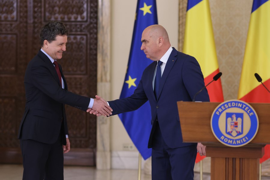 Guvernul Bolojan: 16 ministere și 3 vicepremieri. Ce spun analiștii despre justificarea unui Guvern „extins"