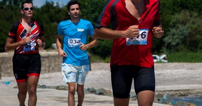 Alergare la triatlon Olimp Sursă foto nostressevents.ro