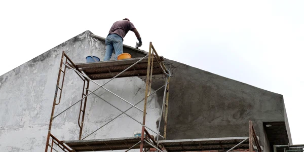 Constructie ilegala - casa - muncitori - FOTO Shutterstock 