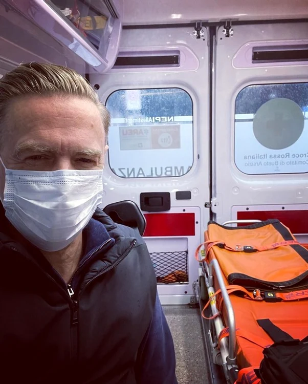 Bryan Adams testat pozitiv pentru COVID-19 pe aeroportul Malpensa, din Milano, Italiafoto: Instagram