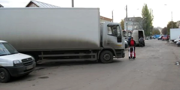 Scurtătura prin spatele Parcului Monument evită trei intersecţii semaforizate