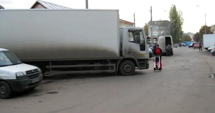 Scurtătura prin spatele Parcului Monument evită trei intersecţii semaforizate