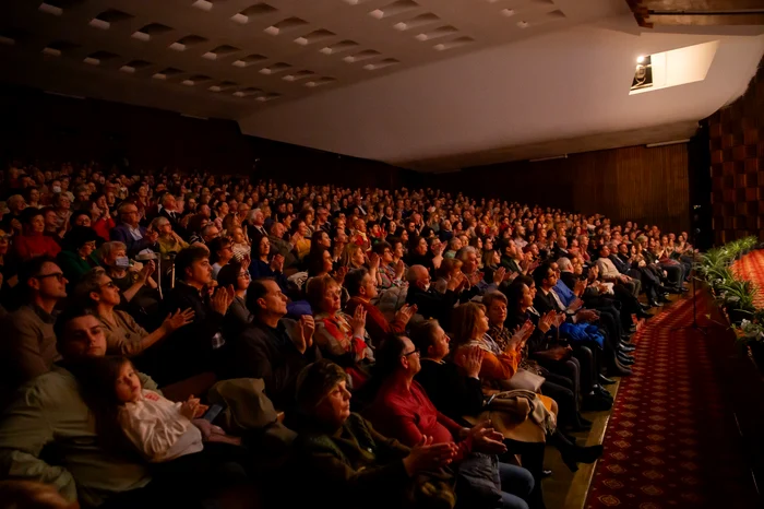 Locul unde se țin spectacole în luna august