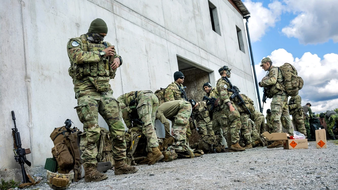 Militari NATO