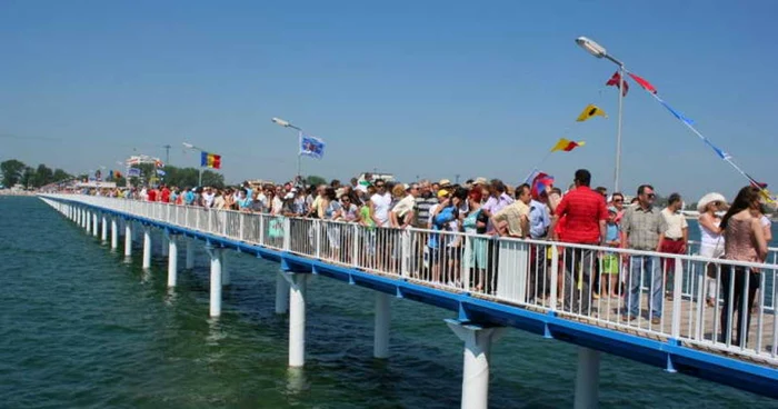 Aglomeraţie la inaugurarea pasarelei
