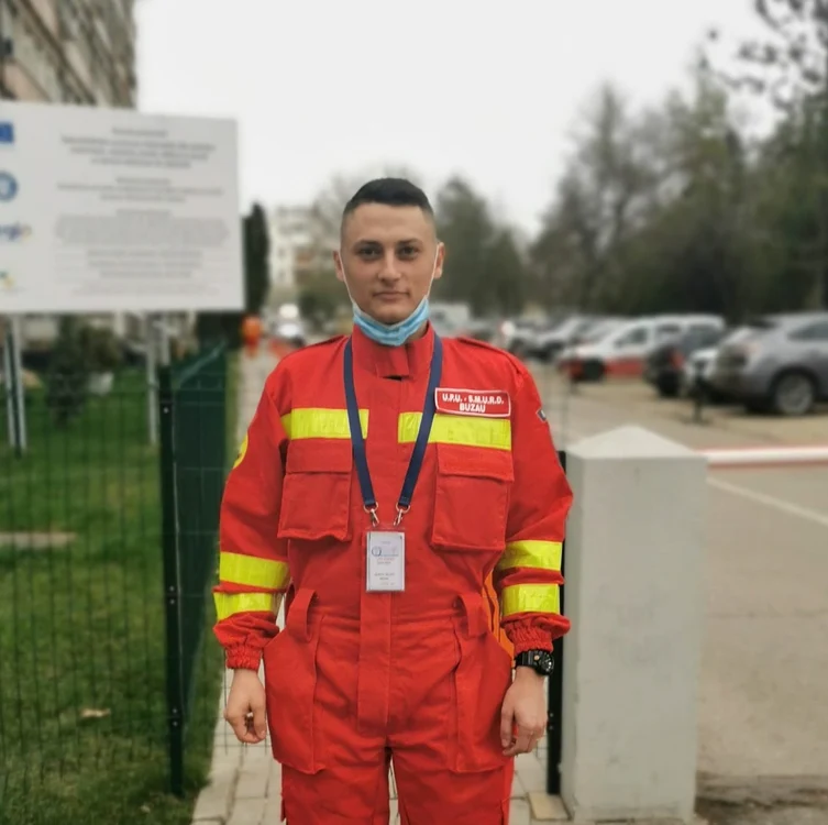 Silviu are 27 de ani
