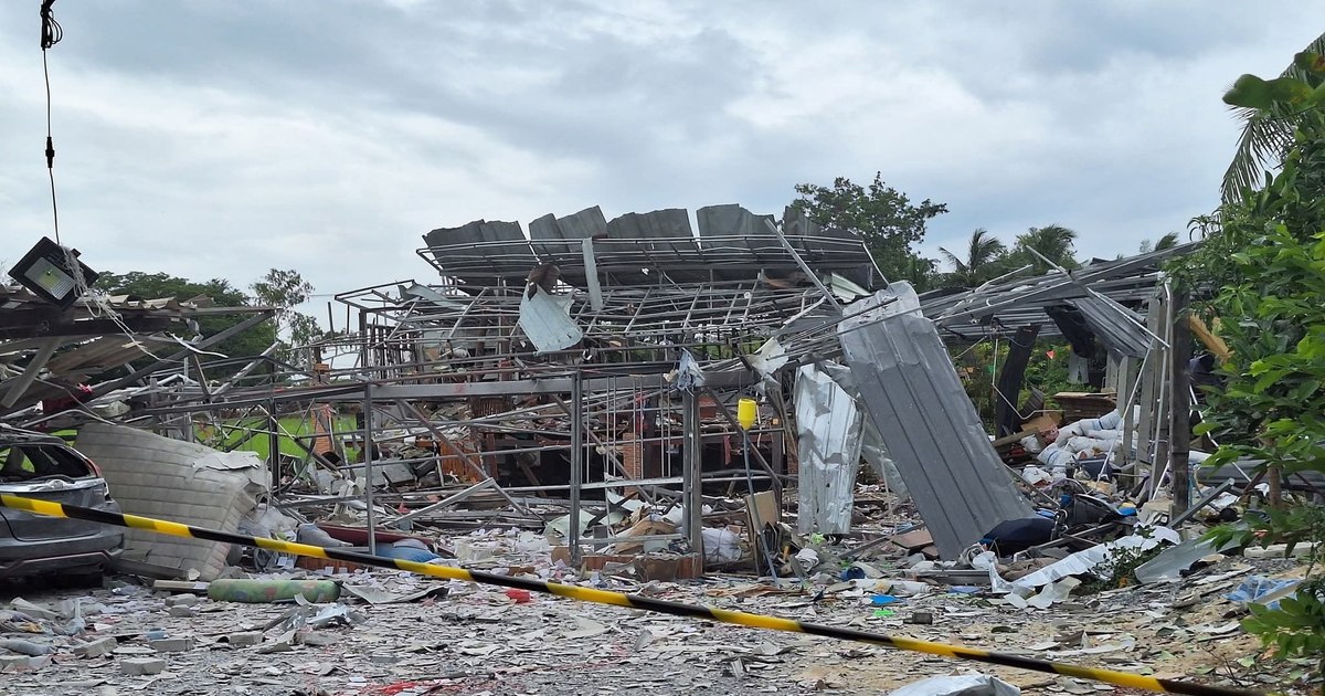 Explozie devastatoare la fabrica de artificii din Suphan Buri, Thailanda
