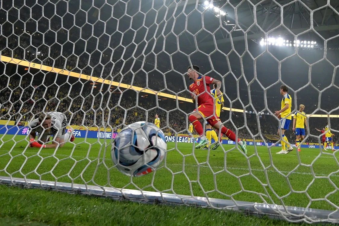 Dennis Man a înscris unicul gol al României în meciul cu Suedia