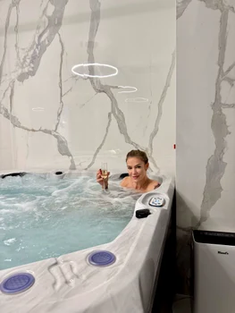 Roxana Ciuhulescu s-a răsfățat de 1 Martie