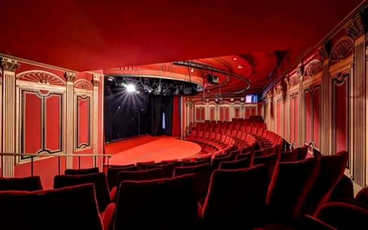 Teatrul Metropolis                                  FOTO: https://www.facebook.com/TeatrulMetropolis/