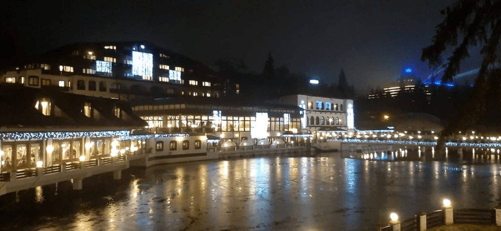 Sărbători în Poiana Brașov. Aproape toată stațiunea este închiriată, la prețuri de lux