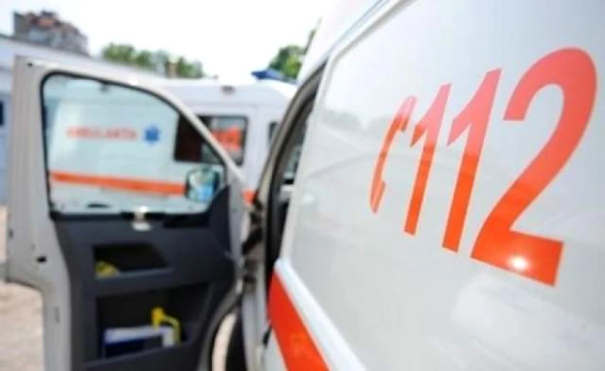 Femeia a fost transportată la spital  FOTO: Arhivă