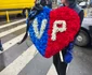 Coroane aduse de suporteri