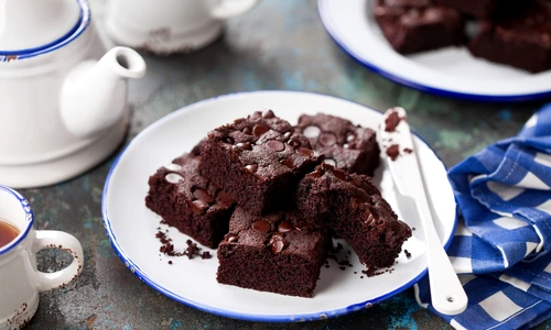 Negresa cu dulceata si ciocolata  Sursa foto shutterstock 1829124611 jpg