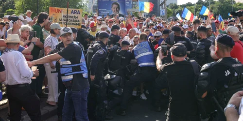 Protest AUR   PROTESTUL NAȚIONAL IEȘIȚI DIN CASĂ DACĂ VĂ PASĂ DE ROMÂNIA  Foto Inquam Photos Octav Ganea (11) jpg
