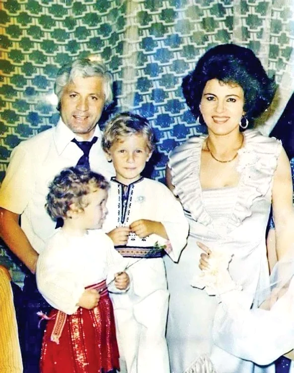 1980. Irina Loghin, alături de soţ şi de cei doi copii