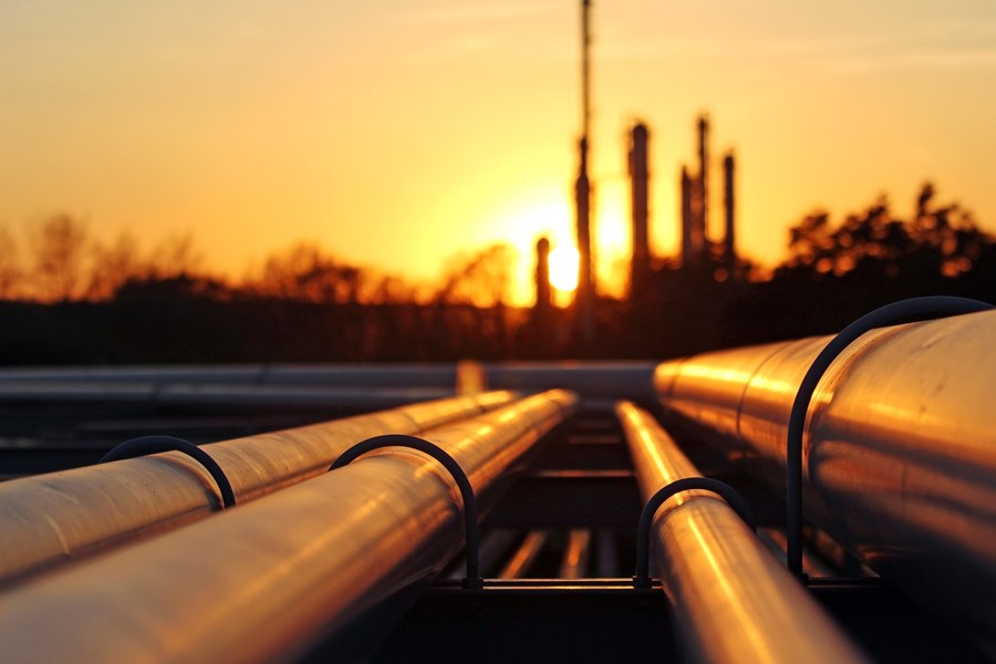 Soluția găsită de Bolojan după ce Kazahstanul a anunțat că livrările de petrol prin Marea Neagră