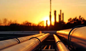 Rafinarie - conducta petrol FOTO Shutterstock 