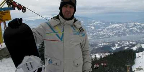 Dragoş este pasionat de snowboard, preferând părtiile din Austria