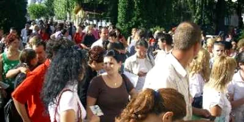 Bacău: Sute de candidați au susținut examenul de titularizare