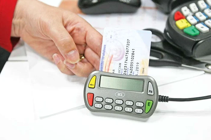 Pentru a primi  medicamente compensate  sau gratuite,  cardul trebuie validat  la medicul de familie