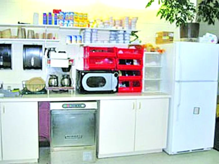 Bucătăria este  superutilată