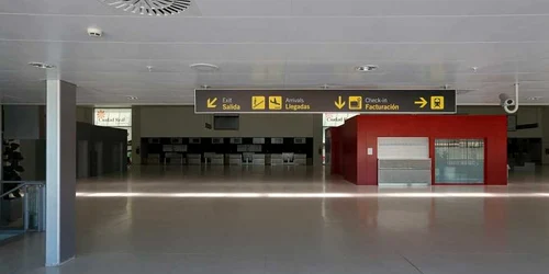 aeroport de vanzare spania foto dailymail.co.uk