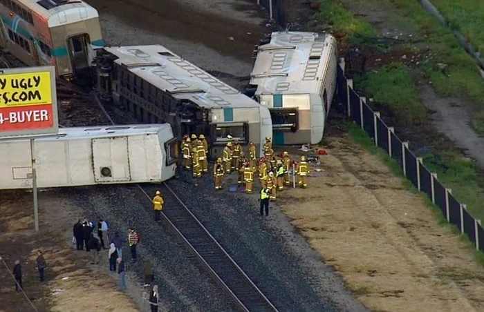 Accidentul a avut loc în comitatul californian Ventura, situat la nord-vest de oraşul Los Angeles FOTO AP