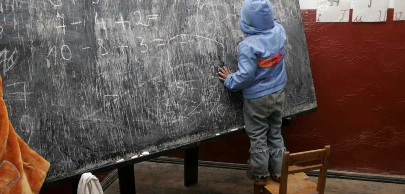 Şcoală la sat, România