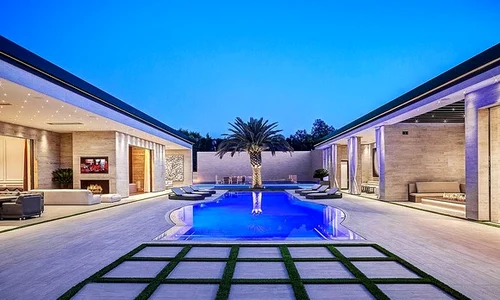 Casa, pentru care Kylie a scos din conturi 36 de milioane de dolari, are piscină interioară  jpeg