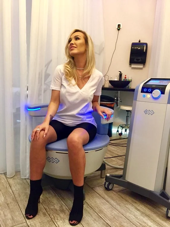 Procedura de rejuvenare nu presupune niciun efort din partea pacientei