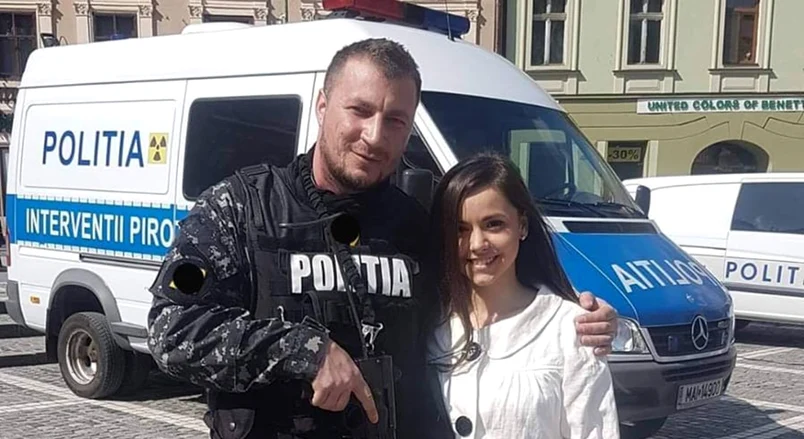 El e celebru în Brașov  și-l oprește lumea  pe stradă ca să facă  poze împreună