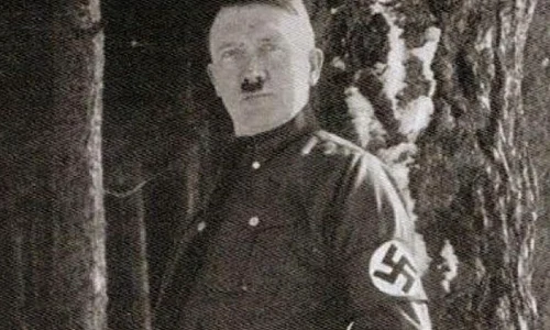Adolf Hitler, aşa cum nu a mai fost văzut niciodată  Fotografiile pe care Fuhrerul le a interzis jpeg