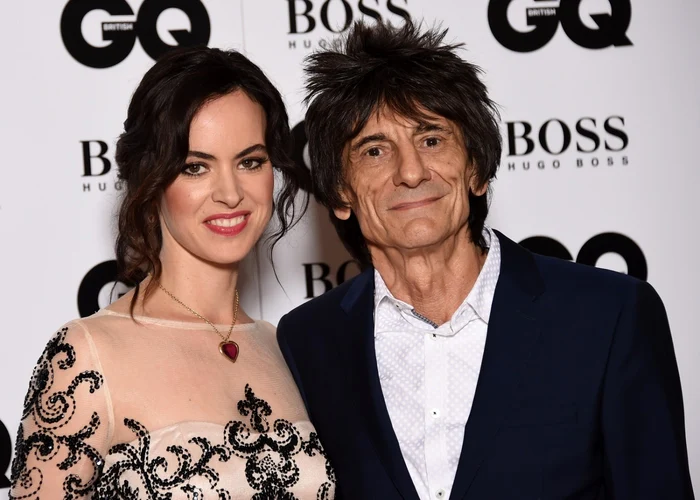 Ronnie Wood şi Sally Humphreys s-au căsătorit în anul 2012, soţia rockerului fiind cu 30 de ani mai mică decât acesta FOTO GettyImages/Gulliver