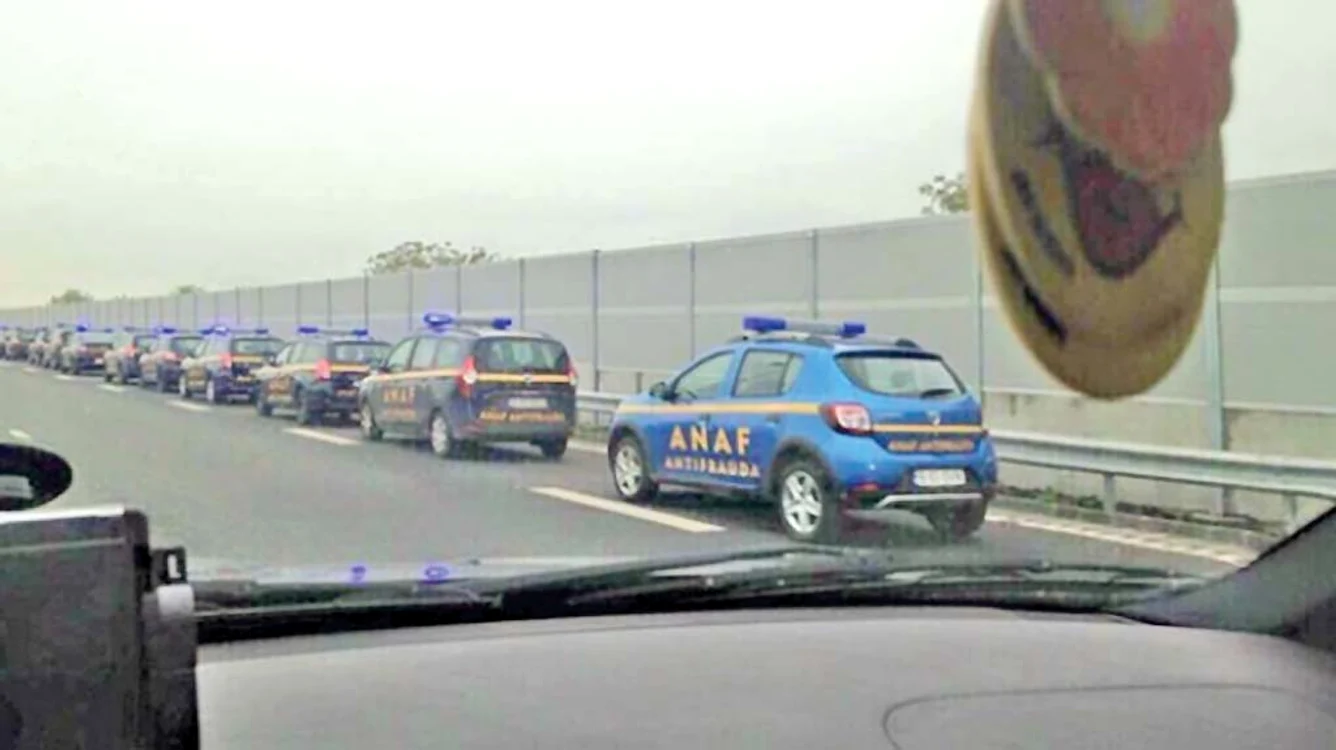 Mașinile ANAF, încolonate pe Autostradă