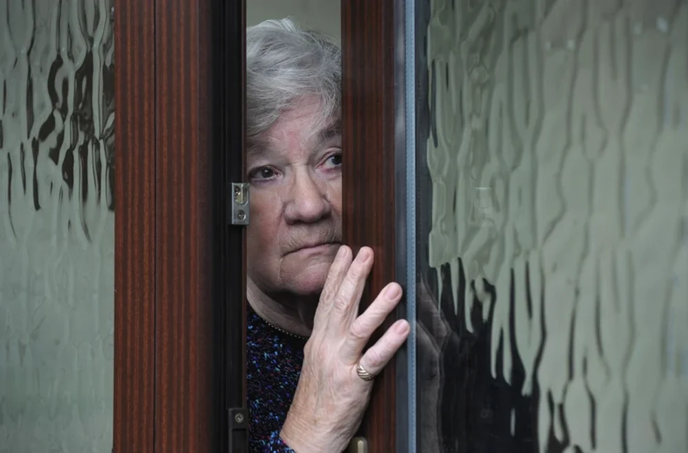 O pensionară este obligată să restituie 60.000 de euro după ce a încasat două pensii simultan, vreme de două decenii