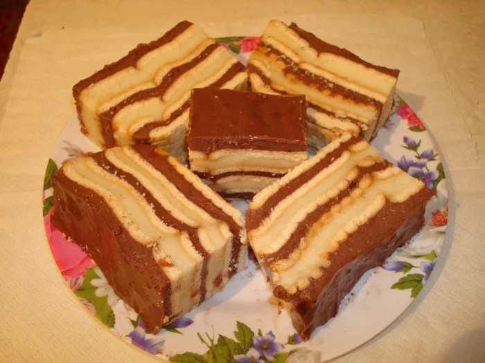 Tort de biscuiţi