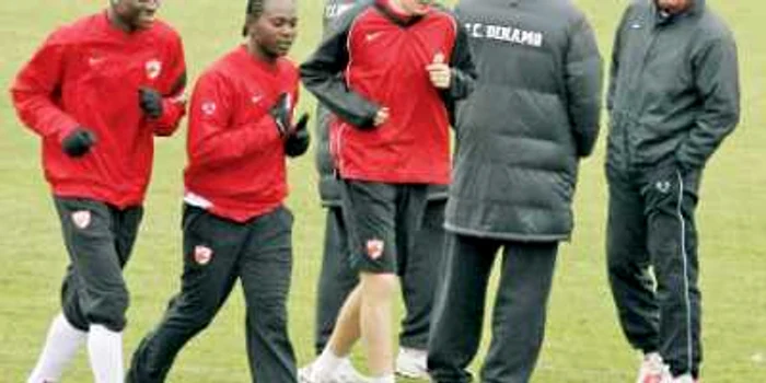 Ousmane N’Doye (stânga) va colabora din nou cu Mircea Rednic (dreapta) la Khazar Lankaran