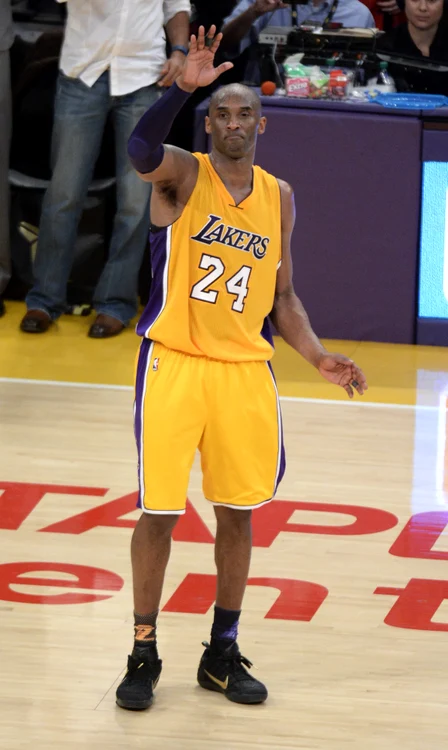 Kobe Bryant a jucat 20 de ani la LA Lakers