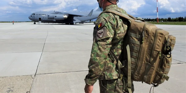 Primii 70 de militari români au revenit sâmbătă din Afganistan. Foto Bianca Neagu/Mapn