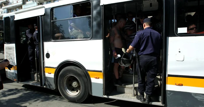 Jandarmii, în acţiune. FOTO: ADEVĂRUL