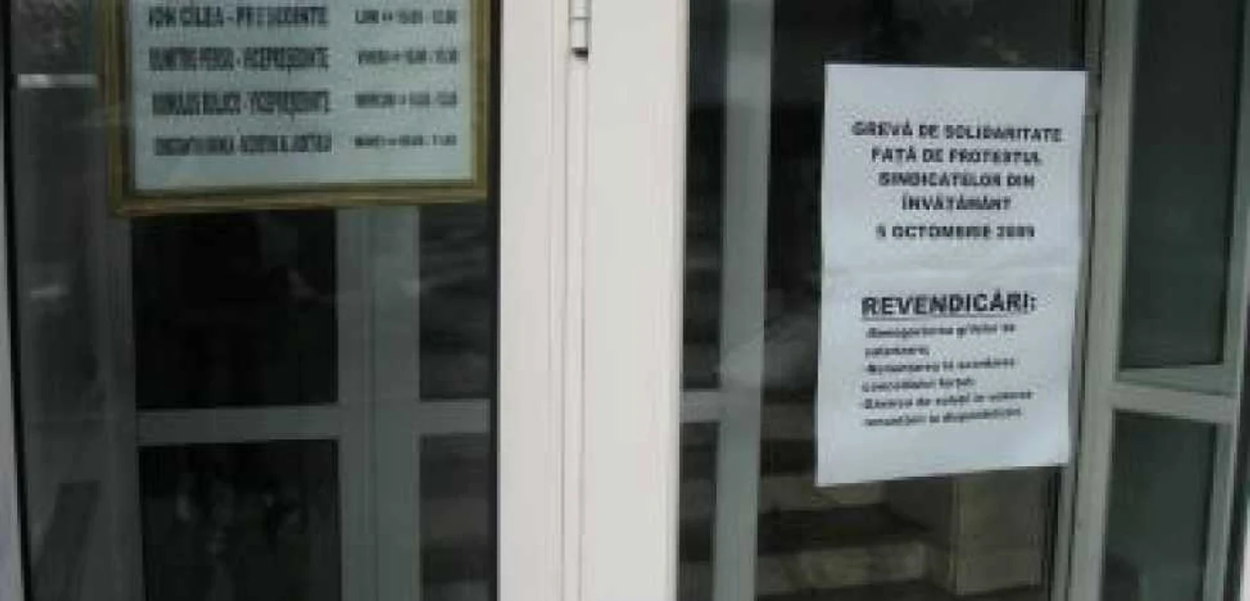 Râmnicu Vâlcea: Judeţul e  paralizat de greva bugetarilor